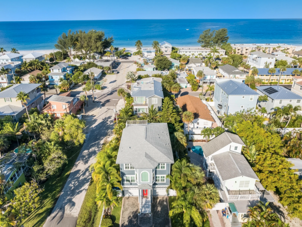 95 steps to beach, one block to bay