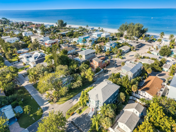 95 steps to beach, one block to bay