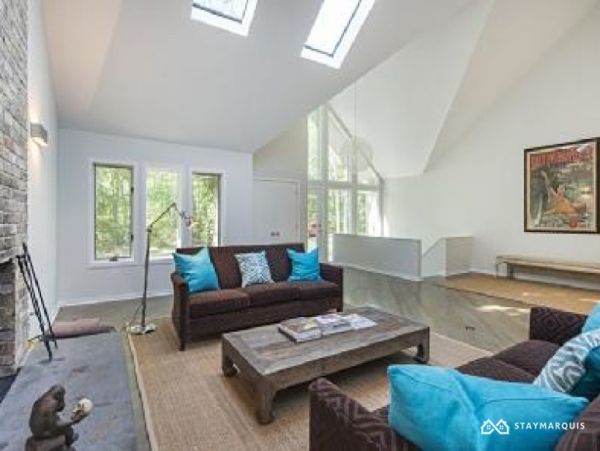 Hamptons Home 1020273