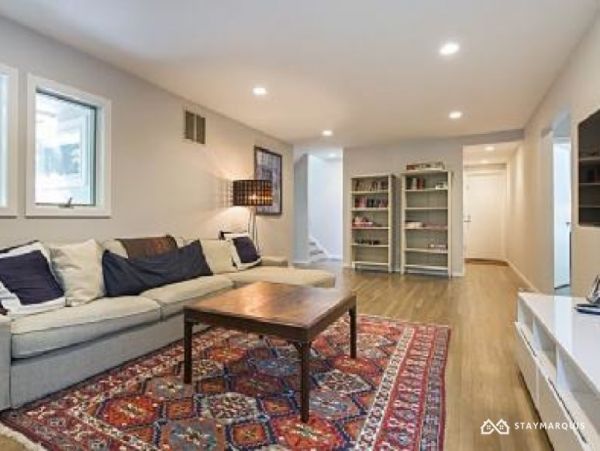 Hamptons Home 1020273