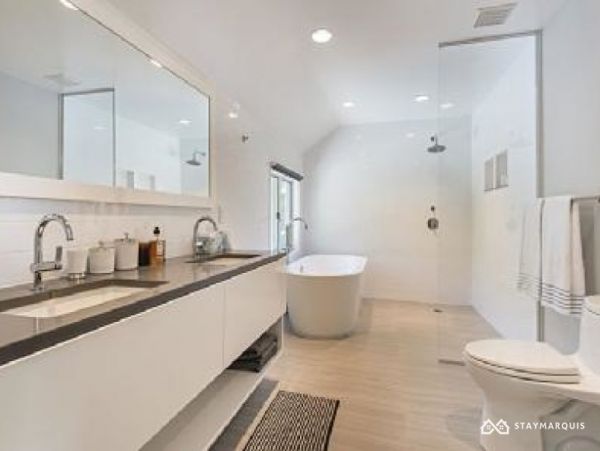 Hamptons Home 1020273