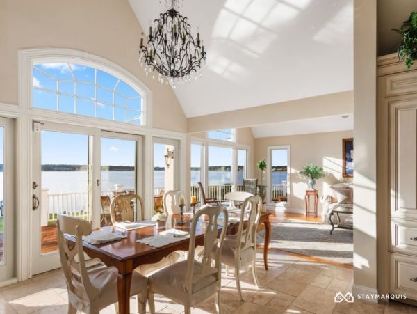 Hamptons Home 1020275