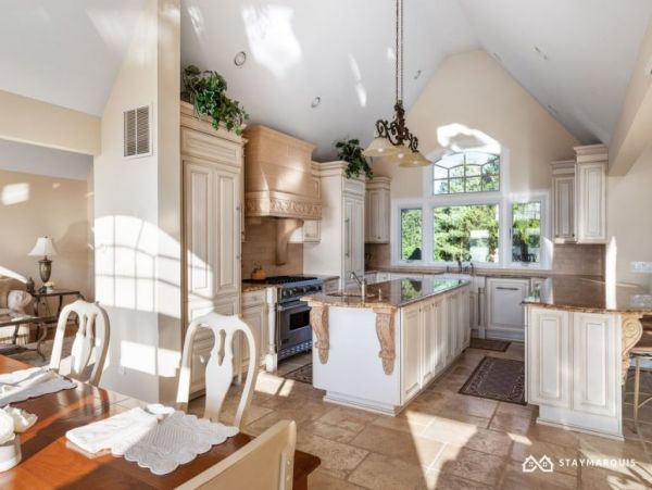 Hamptons Home 1020275
