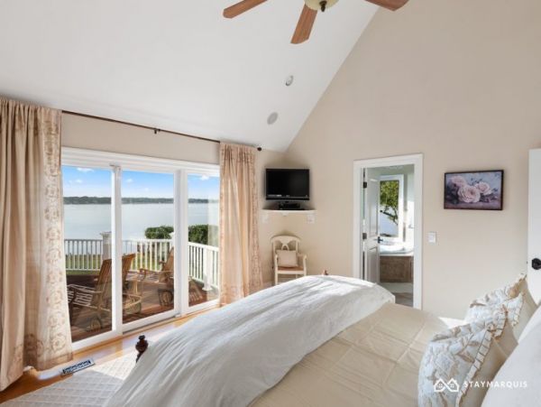 Hamptons Home 1020275