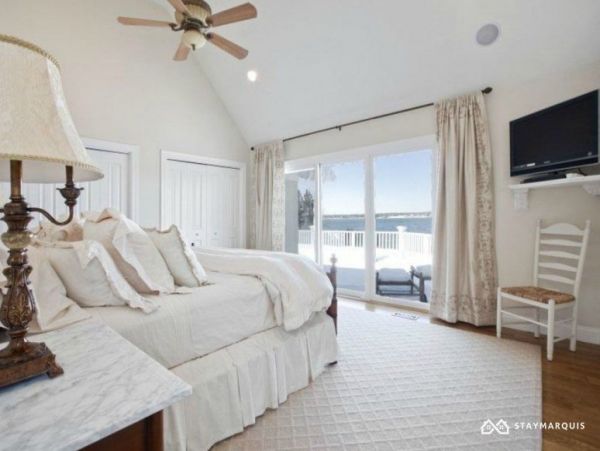 Hamptons Home 1020275