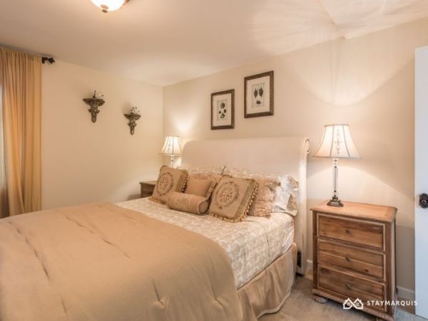 Hamptons Home 1020275
