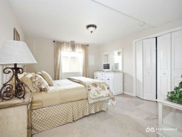 Hamptons Home 1020275