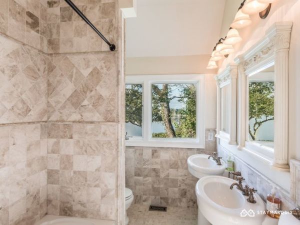 Hamptons Home 1020275