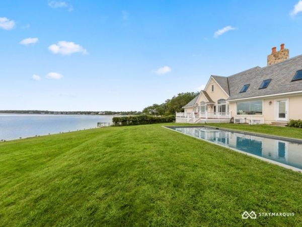 Hamptons Home 1020275
