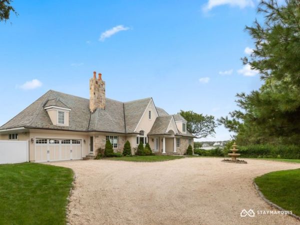 Hamptons Home 1020275
