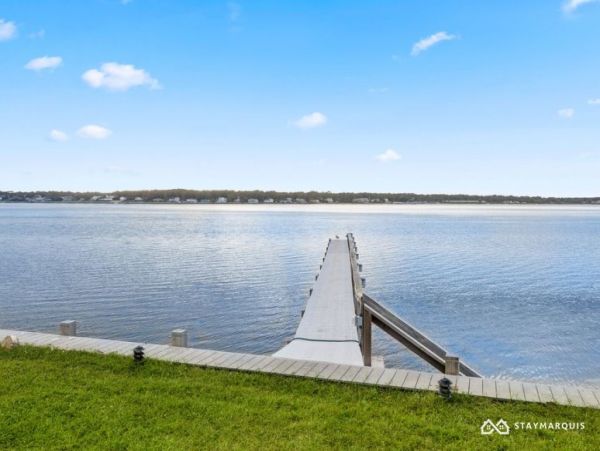 Hamptons Home 1020275