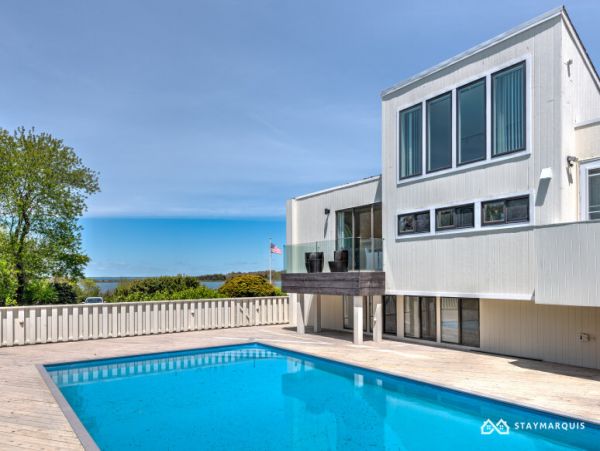 Hamptons Home 1020277