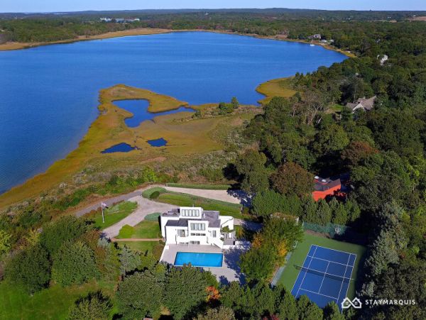 Hamptons Home 1020277