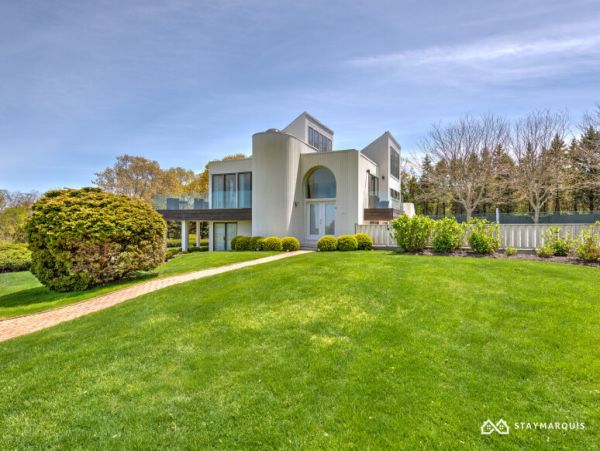 Hamptons Home 1020277