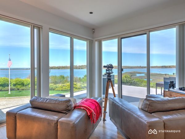 Hamptons Home 1020277