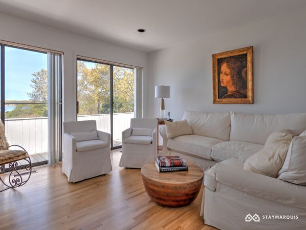 Hamptons Home 1020277