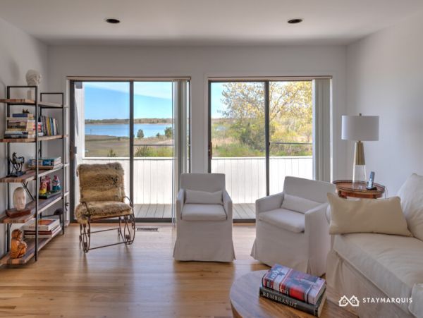 Hamptons Home 1020277