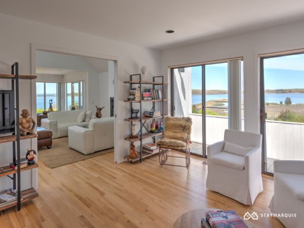 Hamptons Home 1020277