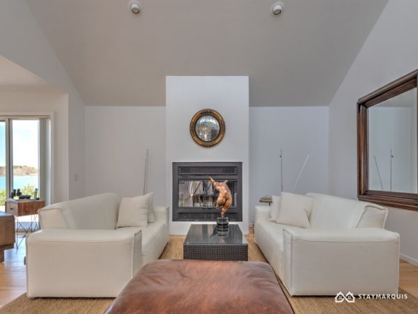Hamptons Home 1020277