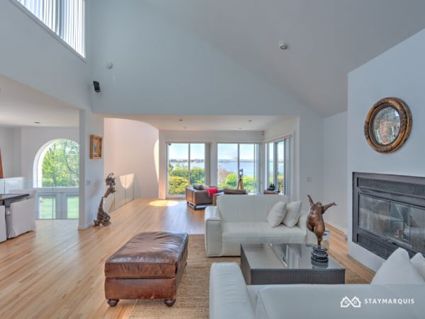 Hamptons Home 1020277