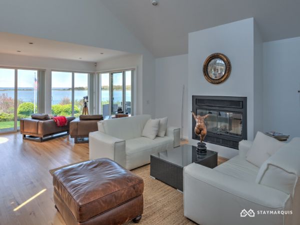 Hamptons Home 1020277