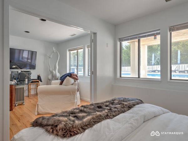 Hamptons Home 1020277