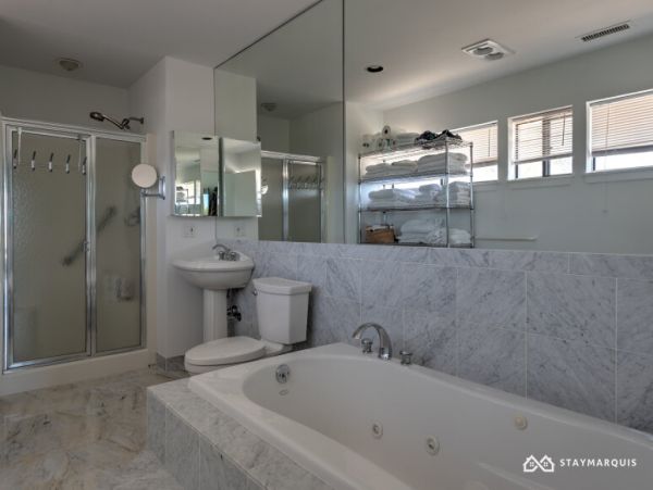 Hamptons Home 1020277