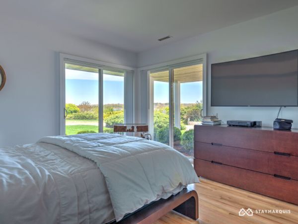 Hamptons Home 1020277