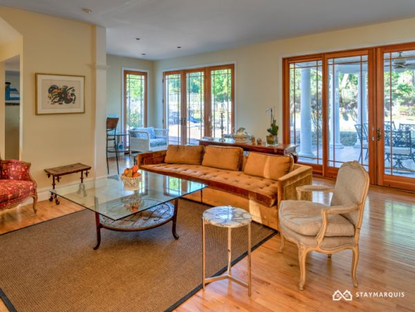 Hamptons Home 1020278