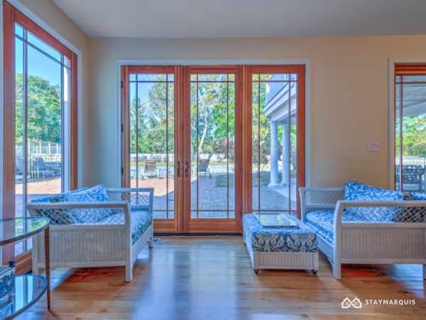Hamptons Home 1020278