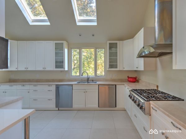 Hamptons Home 1020278