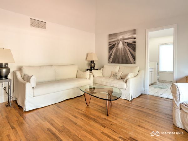 Hamptons Home 1020278