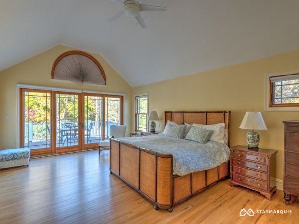 Hamptons Home 1020278