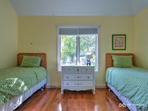 Hamptons Home 1020278