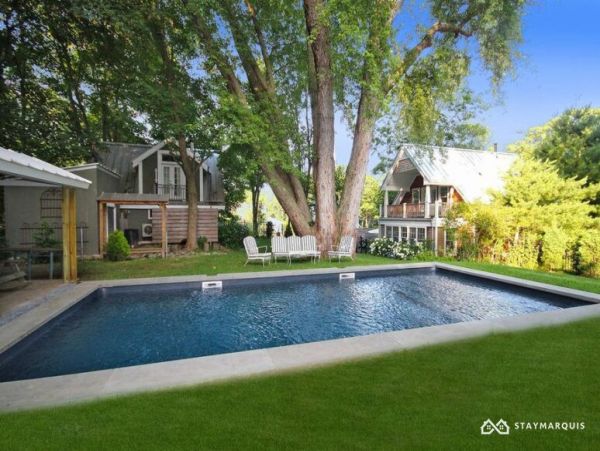 Hamptons Home 1020279