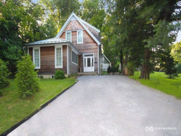 Hamptons Home 1020279