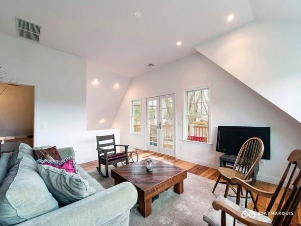 Hamptons Home 1020279