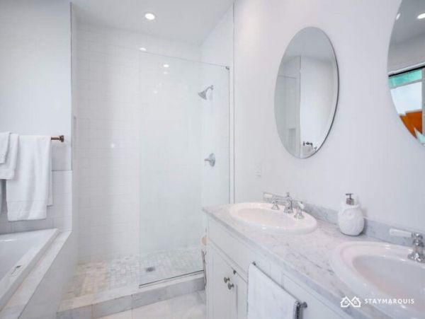 Hamptons Home 1020279
