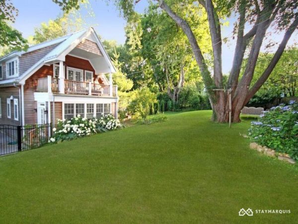 Hamptons Home 1020279