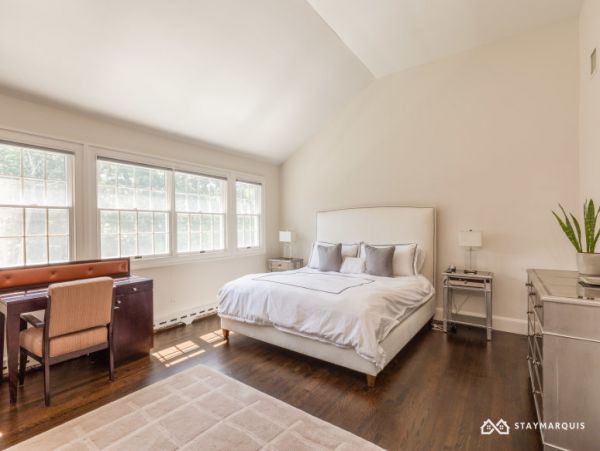 Hamptons Home 1020281