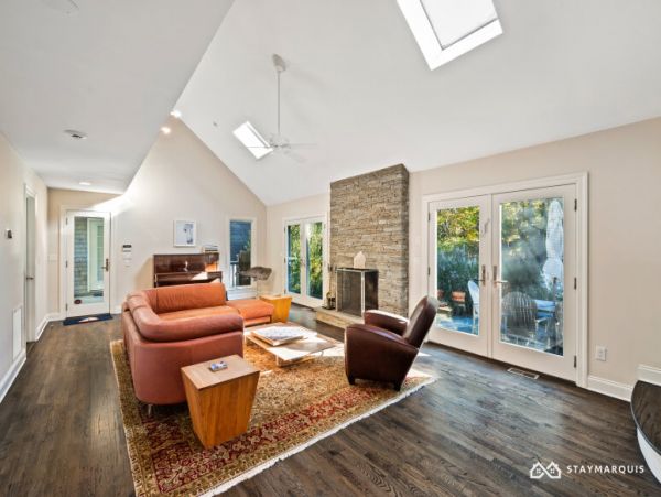 Hamptons Home 1020282