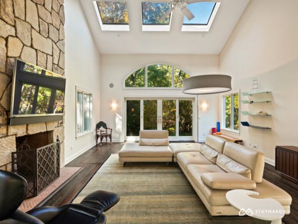 Hamptons Home 1020282