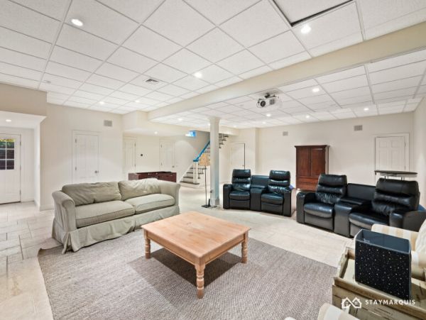 Hamptons Home 1020282