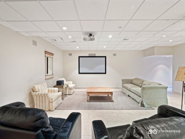 Hamptons Home 1020282
