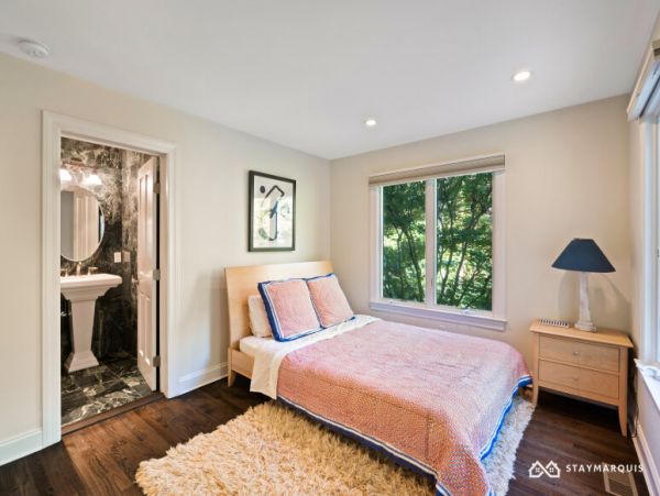 Hamptons Home 1020282