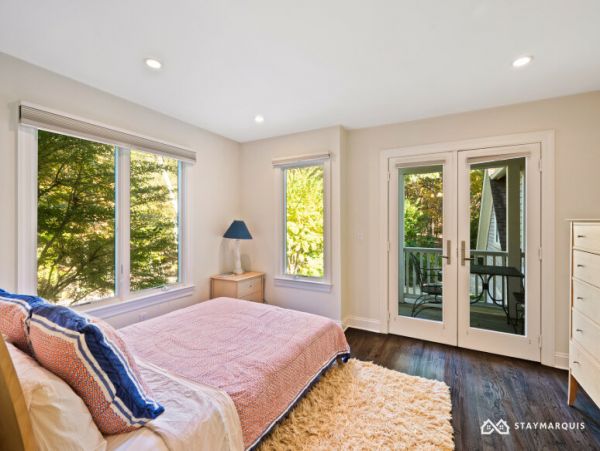 Hamptons Home 1020282