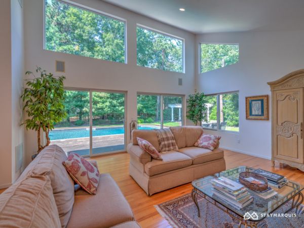 Hamptons Home 1020283