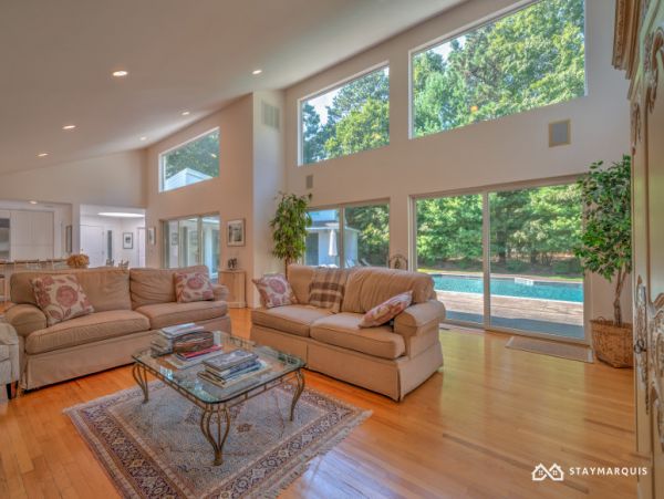 Hamptons Home 1020283