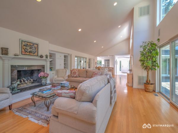 Hamptons Home 1020283
