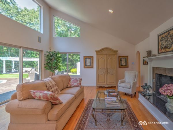 Hamptons Home 1020283